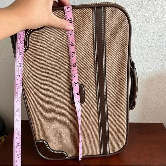 Vintage Luggage/Suitcase 🧳 - Picture 13 of 15